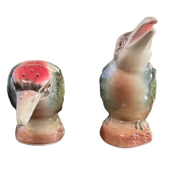 Vintage Hand-Painted Porcelain Woodpecker Salt & Pepper Shakers - Picture 4 of 4